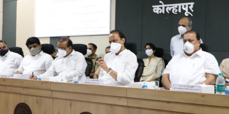 कोल्हापूर जिल्हा ‘कोरोना मुक्त’ करण्यासाठी निर्बंधांची कडक अंमलबजावणी करा – उपमुख्यमंत्री अजित पवार