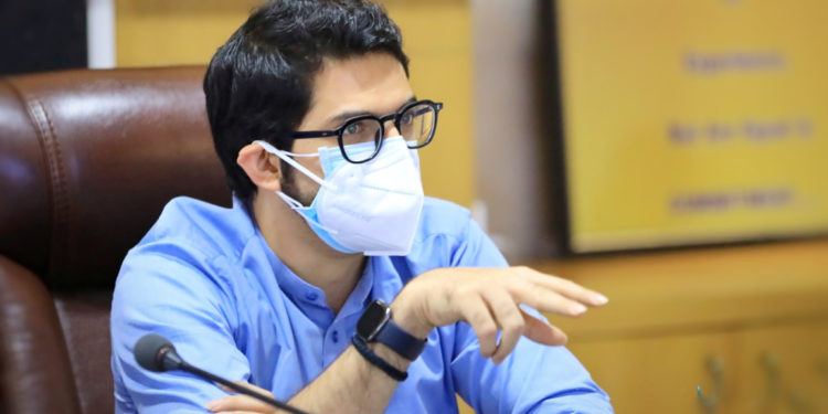 वरळी परिसरातील विकासकामांचा पर्यावरण मंत्री आदित्य ठाकरे यांनी घेतला आढावा