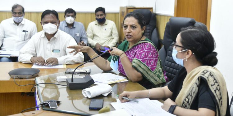 पंचनामे, सर्वेक्षणाची प्रक्रिया ‘मिशनमोड’वर पूर्ण करा – पालकमंत्री ॲड. यशोमती ठाकूर